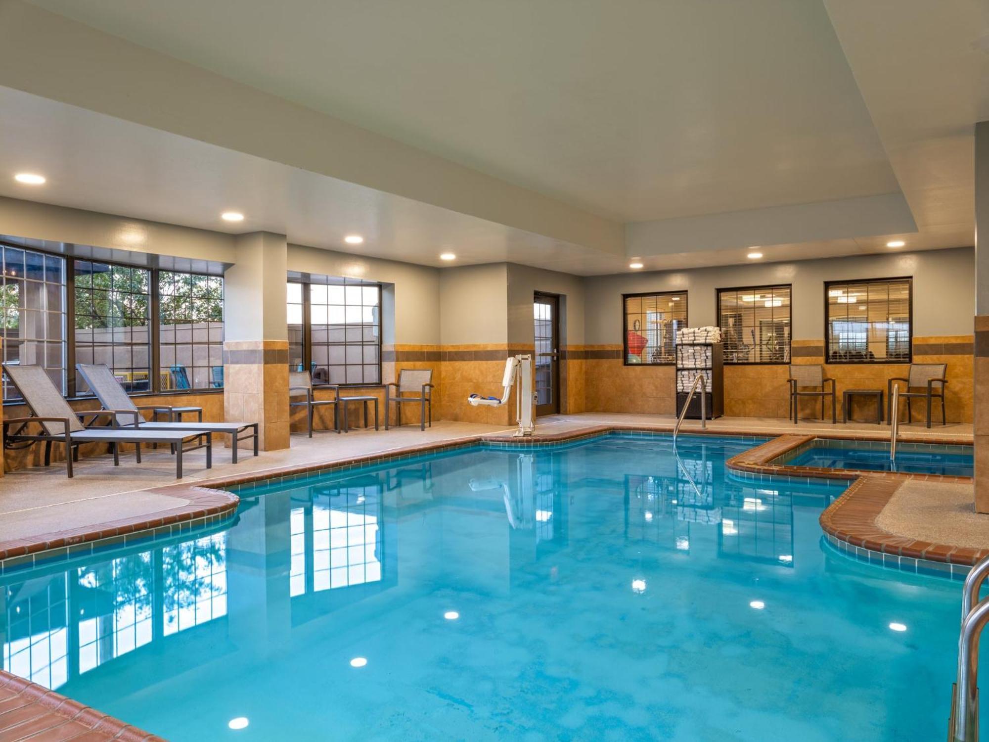 Staybridge Suites Indianapolis Downtown-Convention Center By Ihg Buitenkant foto